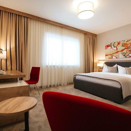 Hotel Zelenkrov Cepin Екстериор снимка