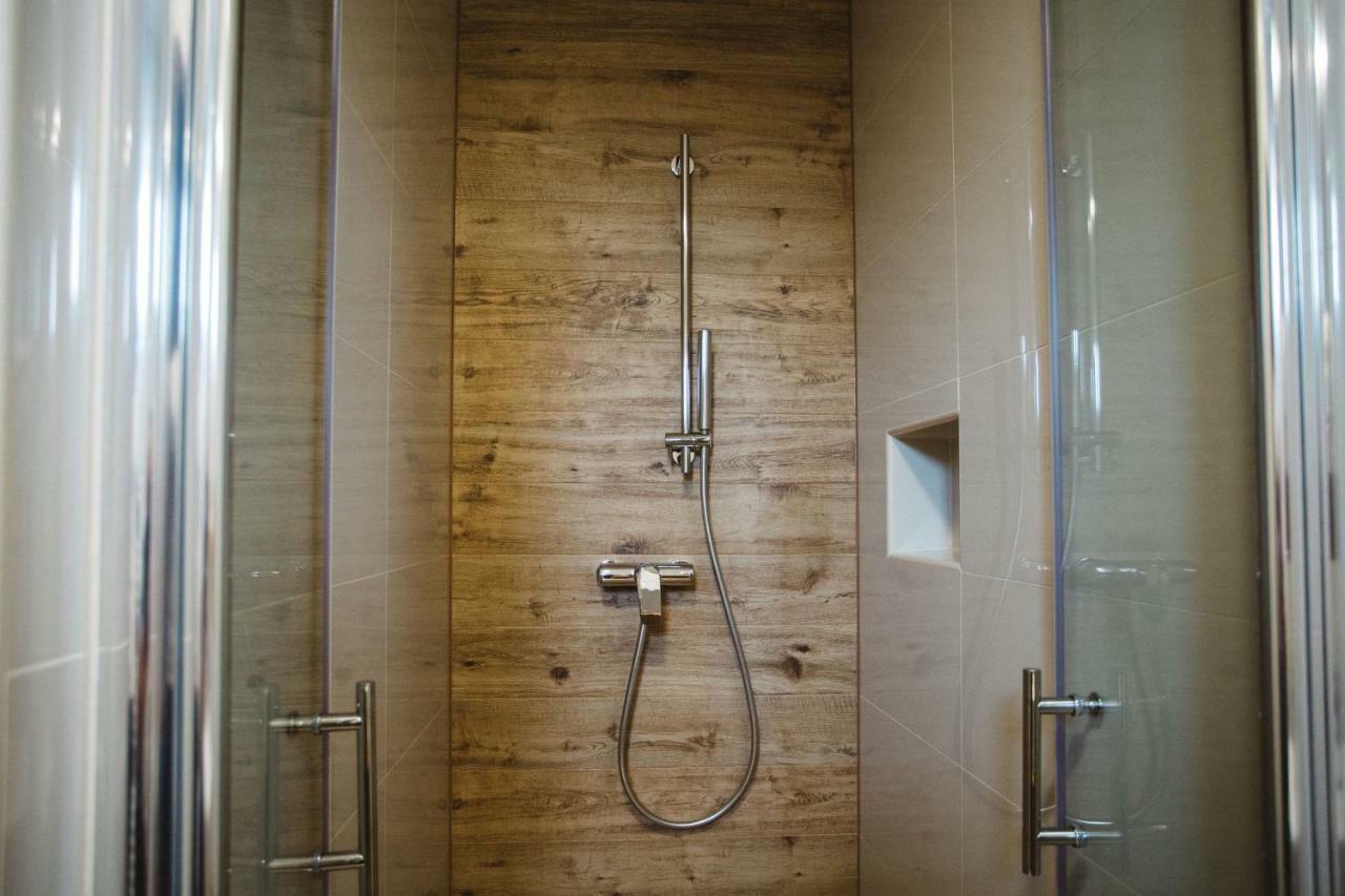 Hotel Zelenkrov Cepin Екстериор снимка