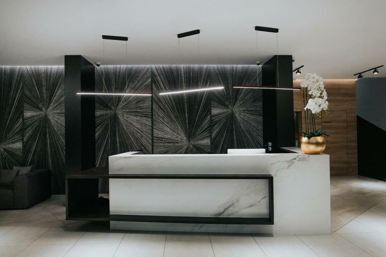 Hotel Zelenkrov Cepin Екстериор снимка