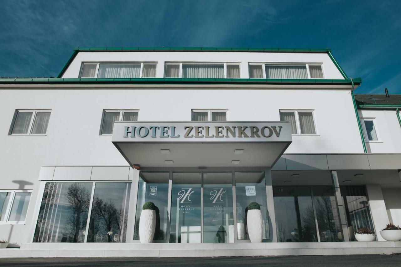 Hotel Zelenkrov Cepin Екстериор снимка